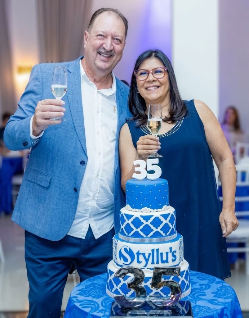 Mauro e Roseli Rinaldi, fundadores da Styllu's, na comemoração de 35 anos do escritório